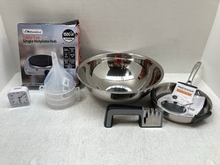 QTY OF ASSORTED HOUSEHOLD ITEMS TO INCLUDE EMTRONICS TABLE TOP SINGLE HOT PLATE HOB: LOCATION - B15