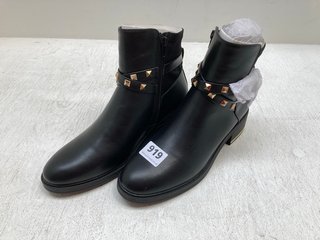 PAIR OF WOMENS LOTUS STUDDED ANKLE BOOTS IN BLACK - UK 6: LOCATION - B16