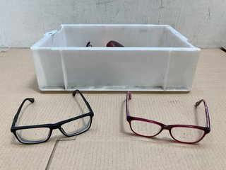 QTY OF ASSORTED GLASSES TO INCLUDE TOMMY HILFIGER GLASSES IN MATTE BLACK: LOCATION - WA2