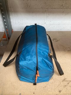 4 PERSON VIS A VIS TENT XL: LOCATION - BR18