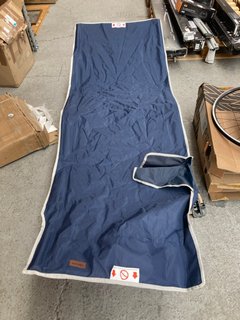 OUTSUNNY FOLD AWAY CAMPING CHAIR IN NAVY: LOCATION - AR14