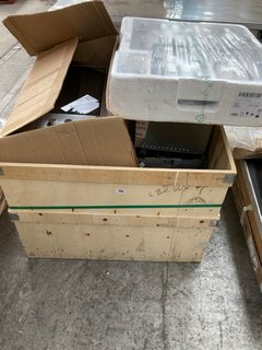 QTY OF ASSORTED ITEMS TO INCLUDE STAINLESS STEEL 20L MICROWAVE: LOCATION - A8 (KERBSIDE PALLET DELIVERY)