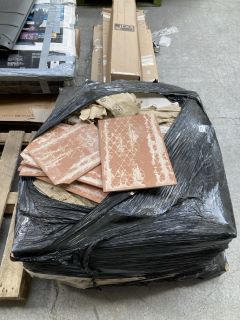 PALLET OF TERRACOTTA TILES IN WHITE AND NATURAL: LOCATION - B1 (KERBSIDE PALLET DELIVERY)