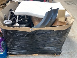 QTY OF ASSORTED ITEMS TO INCLUDE VYPER SMALL BLACK/WHITE SCOOTER: LOCATION - B2 (KERBSIDE PALLET DELIVERY)