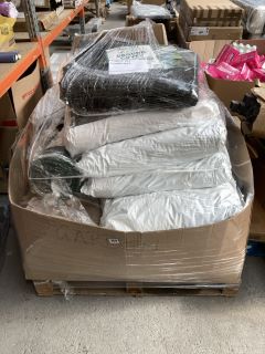 QTY OF ASSORTED ITEMS TO INCLUDE WESTLAND LANDSCAPE BARK 100L: LOCATION - B7 (KERBSIDE PALLET DELIVERY)