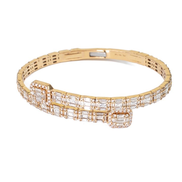 18K Yellow 8.00ct Lab Grown Diamond Bangle, 32.7g. (One Diamond Fallen out and one missing - see photograph) Auction Guide: £1,500-£2,000 (VAT Only Payable on Buyers Premium)