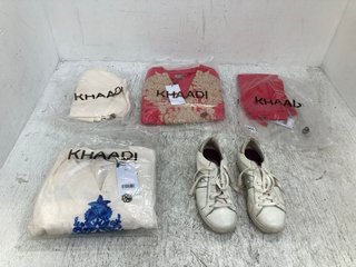 QTY OF ASSORTED WOMENS CLOTHING TO INCLUDE AIR & GRACE WOMEN'S TRAINERS IN WHITE UK SIZE 4: LOCATION - C19