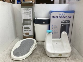 5 X ASSORTED BABY ITEMS TO INCLUDE UBBI STEEL DIAPER PAIL TO INCLUDE RED KITE SLEEPTIGHT TRAVEL COT: LOCATION - C20