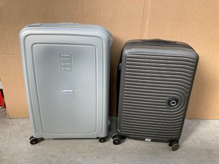 2 X ASSORTED SIZED HARDSHELL TRAVEL SUITCASES IN GREY AND BLACK: LOCATION - D17