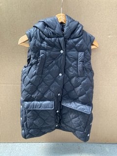 MINT VELVET UTILITY DETAIL PADDED GILET IN SCANDI NAVY SIZE: S RRP - £149: LOCATION - D13