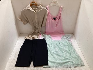 QTY OF ASSORTED WOMENS CLOTHING TO INCLUDE SHORT SLEEVE FLORAL PATTERNED NETTED BLOUSE IN LIGHT GREEN SIZE: M: LOCATION - A5