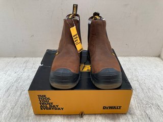 DEWALT INDUSTRIAL STEEL TOE PROTECTIVE BOOTS IN NITROGEN BISON BROWN SIZE: 11: LOCATION - A8