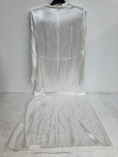 ENVELOPE CAMPANIA DRESS IN WHITE SIZE: 36 EU RRP - £294: LOCATION - WHITE BOOTH