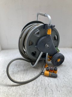 HOZELOCK LARGE WALL MOUNTED HOSE REEL: LOCATION - A9