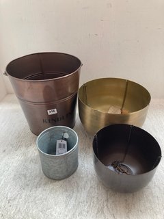 KINDLING BRASS BUCKET TO INCLUDE 3 X ASSORTED IVYLINE PLANTER POTS: LOCATION - A15