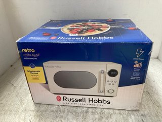 RUSSELL HOBBS RETRO 20L DIGITAL MICROWAVE: LOCATION - B15