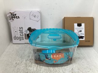 3 X ASSORTED ITEMS TO INCLUDE DOG AND CATS SQUARE SLEEP BOX: LOCATION - B14