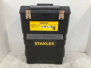 STANLEY MOBILE WORK CENTRE WITH METAL LATCHES: LOCATION - B7