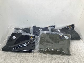 5 X LYLE & SCOTT WEMBLEY CARGO SHORTS IN BLACK AND MILITARY GREEN SIZE: 30, 32, 34 AND 36'': LOCATION - B1