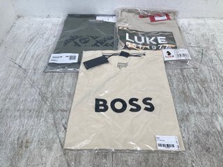 3 X ASSORTED MENS CLOTHING TO INCLUDE HUGO BOSS LOGO PRINT ROUND NECK TSHIRT IN CREAM SIZE: L: LOCATION - B1