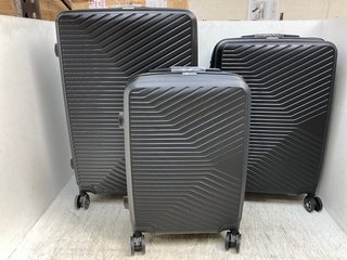 3 X ALIVIO HARDSHELL TRAVEL SUITCASES IN BLACK: LOCATION - C3