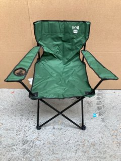 DOWN DOWN CANVAS CAMPING CHAIR IN GREEN WITH COVER BAG: LOCATION - C10