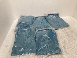 5 X ASSORTED MENS CLOTHING: LOCATION - C17