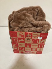 BOX OF ASSORTED CLOTHING TO INCLUDE COZEE HOME OVERSIZED FLUFFY HOODIE IN BROWN SIZE S / M