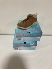 2 X SKETCHERS SHOES TO INCLUDE WARM TECH MEMORY FOAM BLACK BOOTS IN BLACK SIZE 6 TO INCLUDE WARM TECH MEMORY FOAM BOOTS IN BROWN SIZE 6 - RRP £140