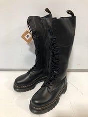 DR MARTENS AUDRICK 20-EYE LEATHER KNEE HIGH PLATFORM BOOTS IN BLACK - UK 6 - RRP £249