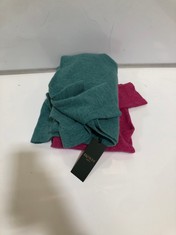 2 X HOBBS LONDON JUMPERS TO INLCLUDE AUDREY WOOL & CASHMERE JUMPER IN PINK SIZE SMALL TO INLCUDE AUDREY WOOL & CASHMERE JUMPER IN AQUA SIZE SMALL - RRP £150