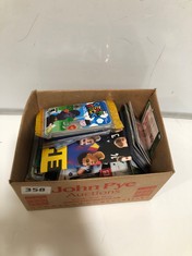 SMALL BOX OF ASSORTED CARDS TO INCLUDE PANINI LIVERPOOL FOOTY CARDS