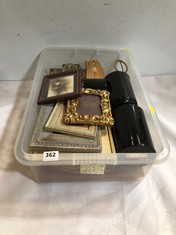 A BOX OF ASSORTED HOMEWARES AND A CORKSCREW SET, WINE BOTTLE TUXEDO ETC