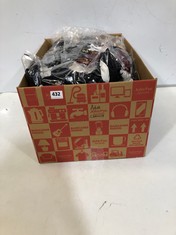 BOX OF ASSORTED CLOTHING TO INCLUDE BEN DE LISI BLOCK COLOUR JUMPER IN STONE / RED SIZE EXTRA LARGE