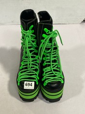 CLUB EXX NEON JAWBREAKER BOOTS IN BLACK / NEON GREEN SIZE 7 - RRP £115