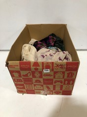 BOX OF ASSORTED SCARVES TO INCLUDE WOMEN'S BUTTERFLY PRINTED SCARF - IVORY / PURPLE