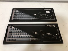 2 X DUCKY KEYCAP SET