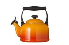 LE CREUSET TRADITIONAL STOVE-TOP KETTLE WITH WHISTLE, SUITABLE FOR ALL HOB TYPES INCLUDING INDUCTION, ENAMELLED STEEL, CAPACITY: 2.1 L, VOLCANIC, 40102020900000.