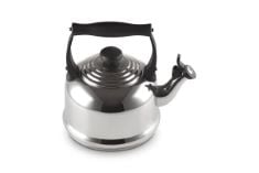 LE CREUSET TRADITIONAL STOVE-TOP KETTLE WITH WHISTLE, SUITABLE FOR ALL HOB TYPES INCLUDING INDUCTION, CAPACITY: 2.1 L, MIRROR POLISH, 92000100000100.