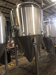 STAINLESS STEEL INSULATED, CONICAL, NON-PRESSURE RATED, 4000L TO BRIM, CARB STONE, RACKING ARM, TEMP SENSOR, PRV, COOLING JACKET, CIP, BEER TANK (APPROX DIMENSIONS: 340CM X 200CM)