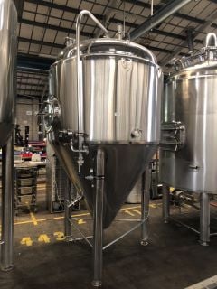 STAINLESS STEEL INSULATED, CONICAL, NON-PRESSURE RATED, 2000L TO BRIM, CARB STONE, RACKING ARM, TEMP SENSOR, PRV, COOLING JACKET, CIP, BEER TANK (APPROX DIMENSIONS: 280CM H X 210 DIA)