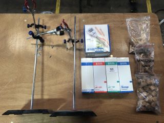 4 X HANNA INSTRUMENTS SOLUTIONS AND X2 HANNA INSTRUMENTS BEER PH TESTER TO INCLUDE QTY OF CHEMICAL TEST STRIPS TO INCLUDE 2 X LABROTORY BEAKER STANDS TO INCLUDE QTY OF BOTTLE CORKS