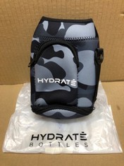 17 X HYDRATE BLACK CAMO CARRIER SLEEVE ACCESSORY FOR STAINLESS STEEL XL JUG 1.3 LITRE - WITH CARRYING STRAP AND PHONE POUCH - PROTECTIVE AND INSULATING NEOPRENE COVER FOR YOUR WATER BOTTLE - TOTAL RR