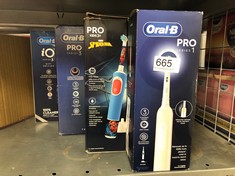 QUANTITY OF ITEMS TO INCLUDE ORAL-B PRO 1 ELECTRIC TOOTHBRUSH FOR ADULTS WITH 3D CLEANING, 1 TOOTHBRUSH HEAD, GUM PRESSURE CONTROL, 2 PIN UK PLUG, PINK: LOCATION - I RACK