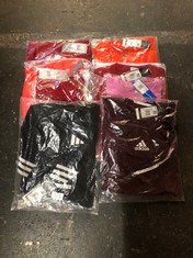 QUANTITY OF ITEMS TO INCLUDE ADIDAS NIKE ADIDAS GN7503 TEAM BASE TEE SWEATSHIRT MENS MAROON M: LOCATION - C RACK