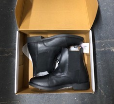 QUANTITY OF CLOTHING & APPAREL ITEMS TO INCLUDE RHINEGOLD 0 RHINEGOLD BOSTON ZIP FRONT - 9 BLACK PADDOCK BOOT, BLACK, EU43 UK: LOCATION - C RACK