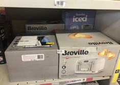 QUANTITY OF  ITEMS TO INCLUDE BREVILLE WHITE GLOSS 4 SLICE TOASTER: LOCATION - E RACK