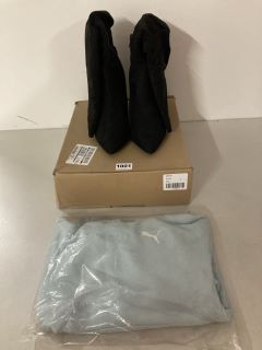 2 X ASSORTED FOOTWEAR TO INCLUDE PAIR OF WOMEN'S STANDARD FIT KNEE HIGH BOOTS IN BLACK - SIZE 6