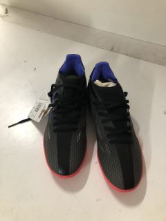 PAIR OF ADIDAS PREDATOR ACCURACY.3 LL FG TRAINERS IN BLACK - SIZE UK 8