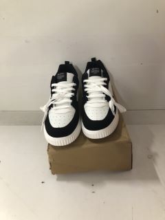 PAIR OF RILUOG TRAINERS IN BLACK/WHITE - SIZE 44